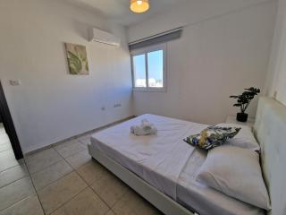 Lux Finikoudes Suite - 4