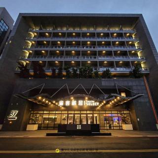 CHECK inn SELECT Taichung Dadun - 9