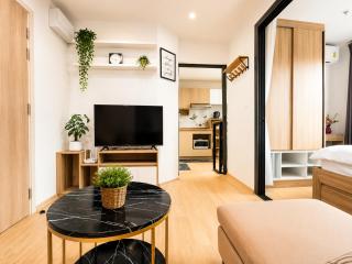 Highly Rated Sukhumvit 5Min BTS OnNut Fully Equipped - 9