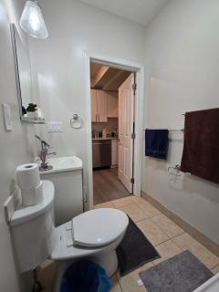 Cozy 2-Bedroom Oasis on Whyte Ave Near U of A - 8