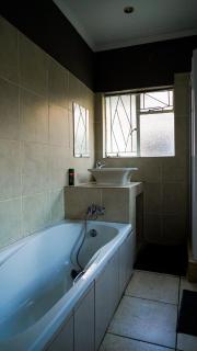 Ubuntu Guesthouse - 7