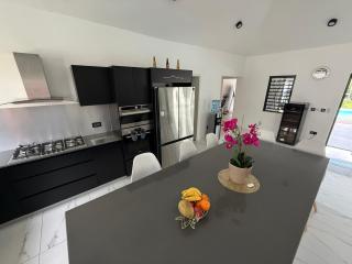 Luxury Villa with Private Pool 4 Bedrooms - 3