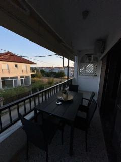 Cozy Home 400m From The Beach! - 9