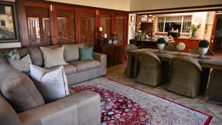 LUXURY EN-SUITE ROOM WITH LOUNGE @ 4 STAR GUEST HOUSE - 2