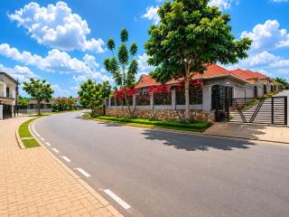 Private 4BR House, Secure Compound and Parking - 0