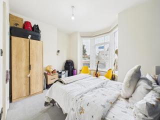 3x Studio and 3x Ensuite in PE1 with Smart TV, 500Mbps WiFi - 3