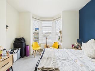 3x Studio and 3x Ensuite in PE1 with Smart TV, 500Mbps WiFi - 2