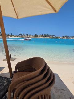 Beachfront Marina 5 Villa & Private Beach Spot - 9