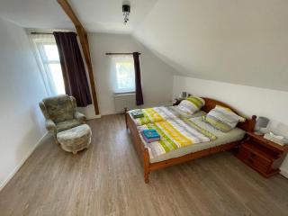 Station & Stay - 2