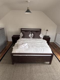 Stylish 4BR Victorian Home Parking with EV Charger - 7