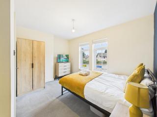 3x Studio and 3x Ensuite in PE1 with Smart TV, 500Mbps WiFi - 5