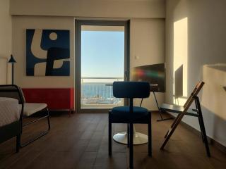 Luminous Seafront Studio - Heart of the City - 8