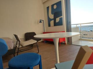 Luminous Seafront Studio - Heart of the City - 3