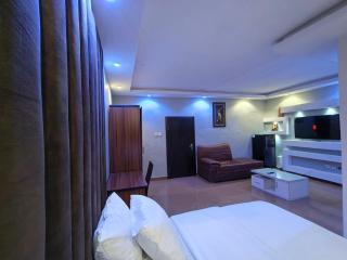 Milestone Boutique Apartments - 6
