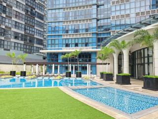 Urban Oasis at BGC Uptown Parksuites with Balcony 300mbps close to Uptown Mall Grand Hyatt Mitsukoshi and St Lukes - 7