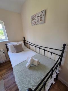 5 Abbey View cottages, Battle, East Sussex - 3