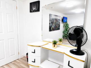Cozy 2-Bedroom Suite Near Moncton Hospital & NBCC - 6