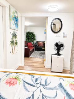 Cozy 2-Bedroom Suite Near Moncton Hospital & NBCC - 4