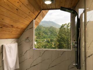 Loft with Ella Mountain Views - 8