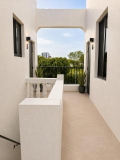 Luxe Ventures Miami Boutique - 7