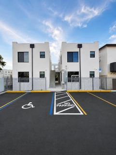 Luxe Ventures Miami Boutique - 2
