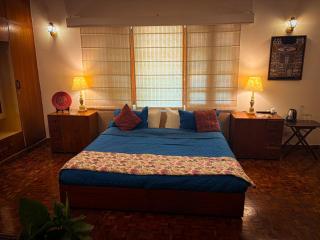 Art House by 8MH - Peaceful Escape in Sainik Farms - 5
