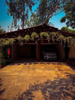 Art House by 8MH - Peaceful Escape in Sainik Farms - 3