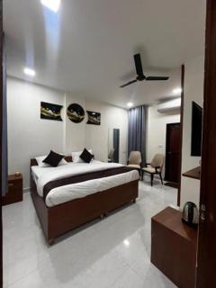 Mayura palace - 0