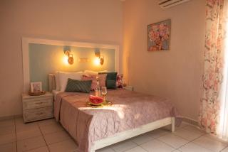 vranas hotel - 4