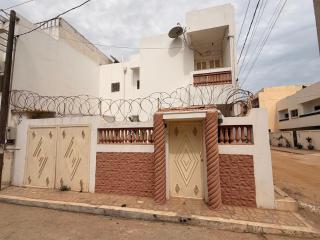 Large bedroom with private bathroom Mermoz Dakar - 4