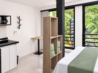 Qantic Lodging & Rooftop - 1