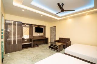 Mahabhoj Hotel & Restaurant - 4