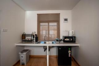 Lakeside Bungalow with Curved Monitor & Fast Wifi - 8
