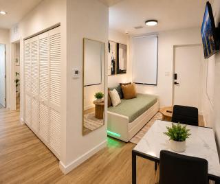 Luxe Ventures Miami Boutique - 1