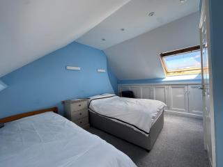 Top of Family Occupied House Double Room with Free Parking in York - 9