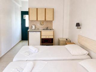 Agnes Beach Hotel Apartments - 3