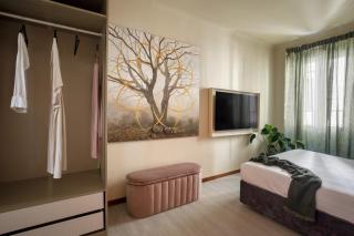 Spanish Steps Art Gallery- Roma - 8