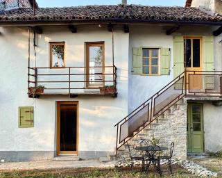 Restored Rustic Retreat in the Langhe - 9