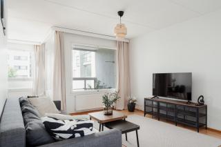 Spacious 2BR Family Apt with Sauna near Metro - Helsinki - 4