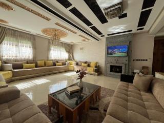 Moroccan Elegance & Modern Living - 7