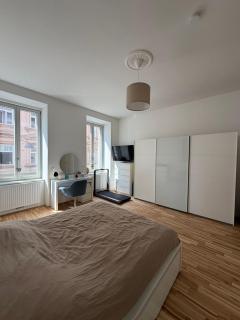 Cosy designer room with art vibe in shared flat - 9