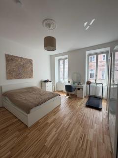 Cosy designer room with art vibe in shared flat - 8