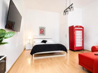 Modern Private Rooms in Shared Apartment Near Stadthalle - 1