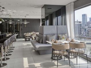 Novotel Suites Manila at Acqua - 9