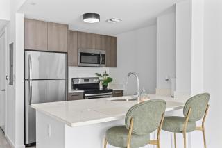 Perfect Miami 2 BR condo, with free parking! - 9