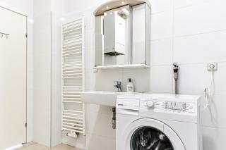 2BR Apt with King Beds & Wi-Fi - Long Stay - 8
