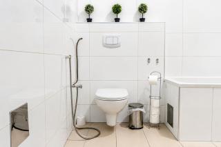 2BR Apt with King Beds & Wi-Fi - Long Stay - 4