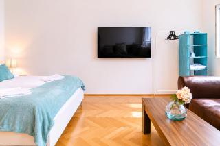 2BR Apt with King Beds & Wi-Fi - Long Stay - 7