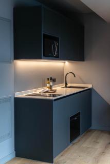 Conlon House Central - 6