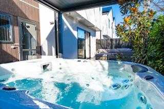 3BR Addington Home, Garage, Nr Wolfbrook Arena - 8